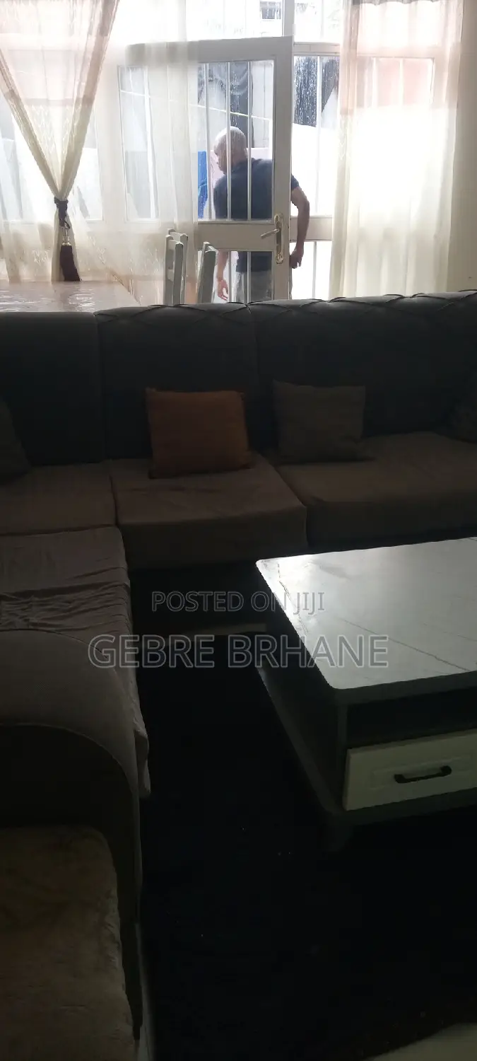 Furnished 1bdrm Apartment in Apartment, Yeka for rent