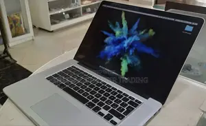New Laptop Apple MacBook Pro 2015 16GB Intel Core i7 SSD 256GB