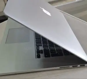 New Laptop Apple MacBook Pro 2015 16GB Intel Core i7 SSD 256GB