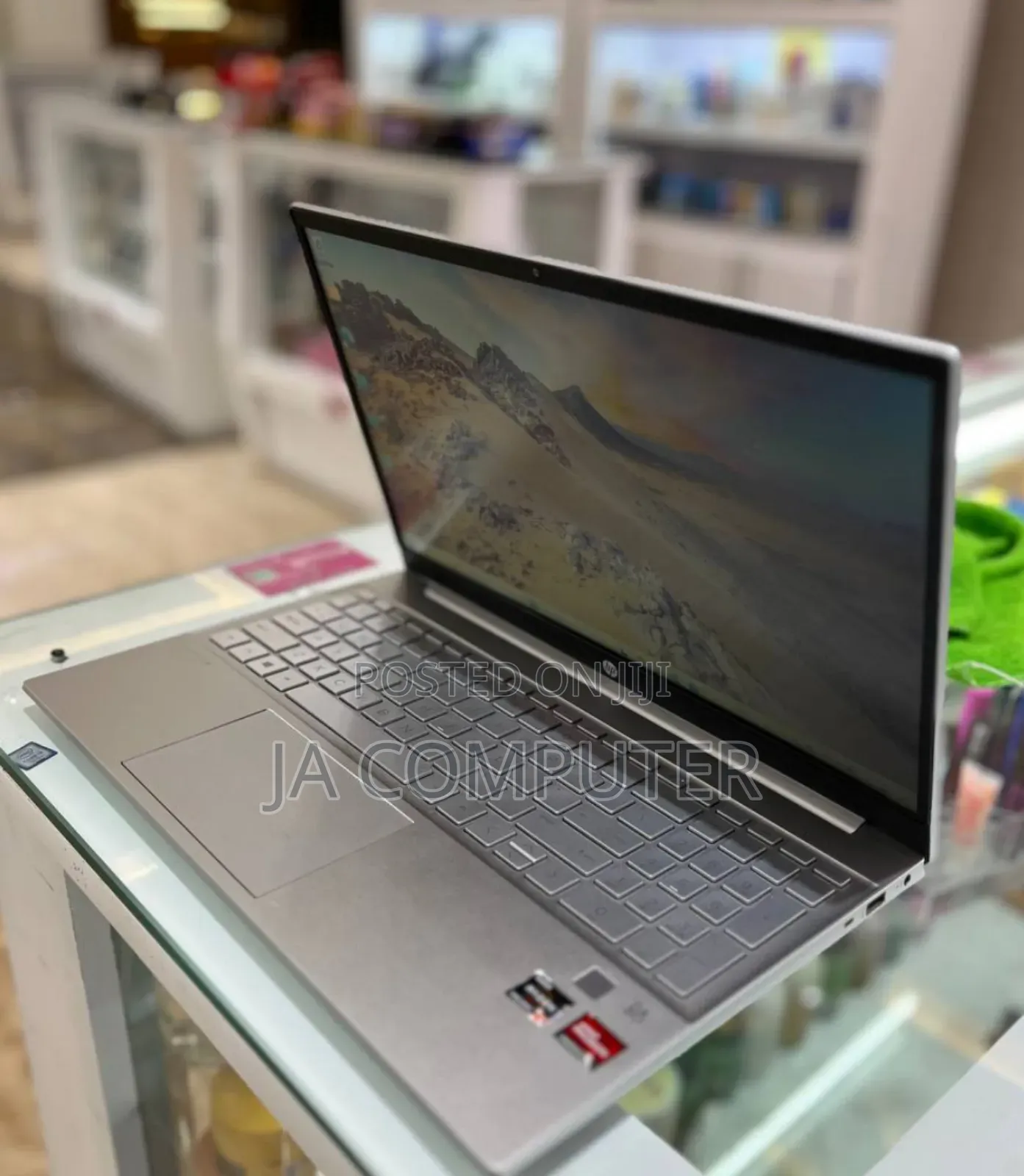 New Laptop HP Pavilion 15 8GB AMD Ryzen 5 SSD 512GB