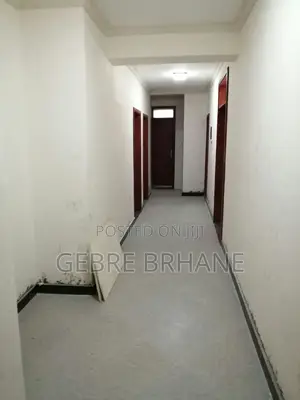 5bdrm Apartment in Apartment, Yeka for rent