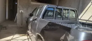 New Toyota Hilux 2023 Silver