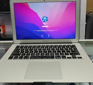 New Laptop Apple MacBook Pro 2017 8GB Intel Core I5 SSD 128GB