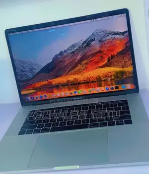 New Laptop Apple MacBook Pro 2017 16GB Intel Core I7 SSD 256GB