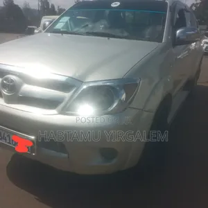 Toyota Hilux 2006 Silver