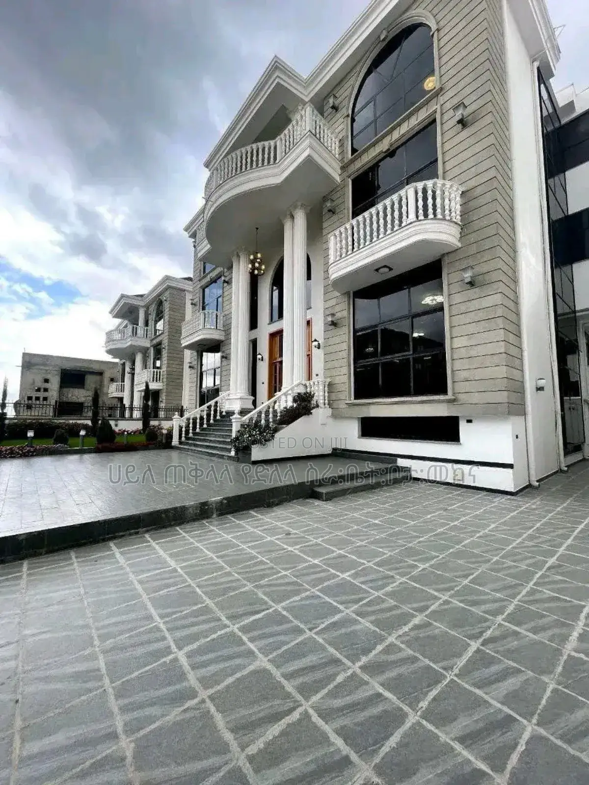 Furnished 10bdrm House in Cmc Area Inside, Yeka for sale
