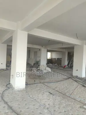Complex Apartiment for Cafe or Rustirant Rent