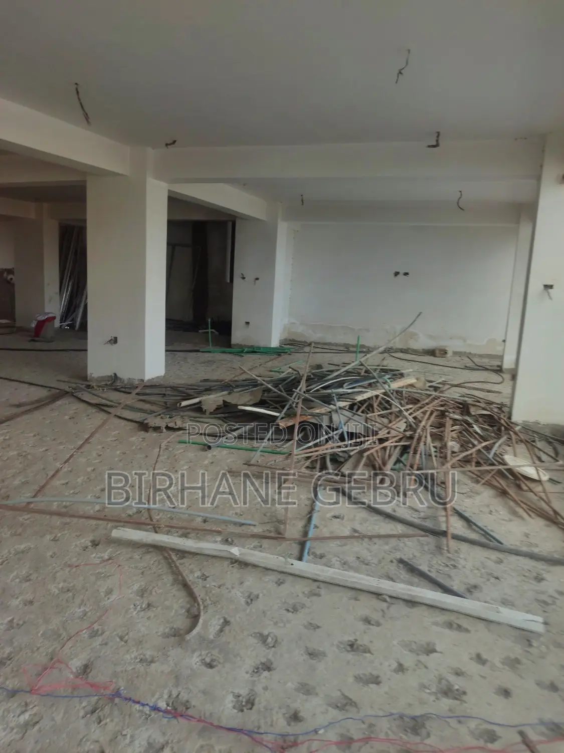 Complex Apartiment for Cafe or Rustirant Rent