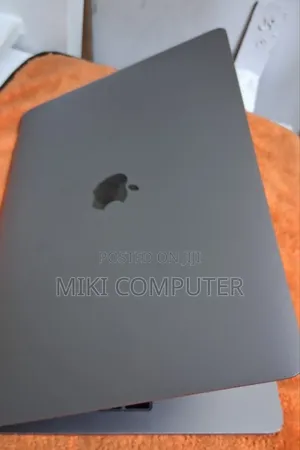 New Laptop Apple MacBook Pro 2017 8GB Intel SSD 256GB