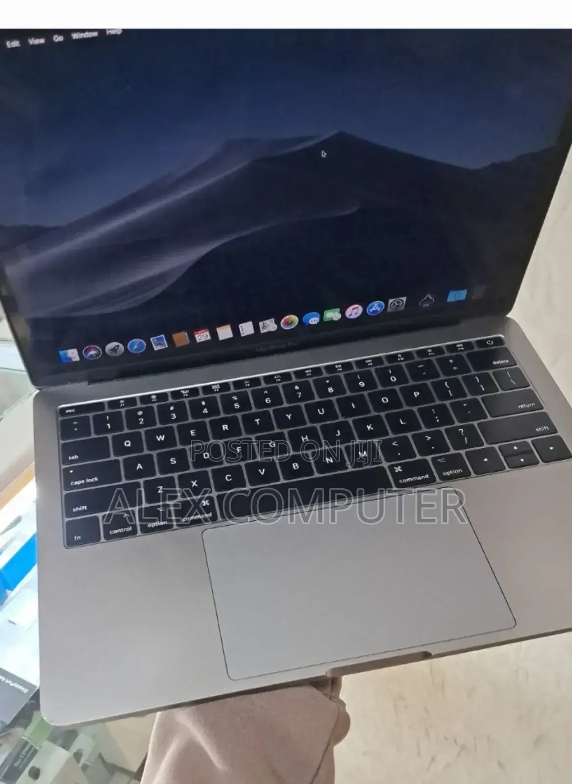 New Laptop Apple MacBook Pro 2017 16GB Intel Core I5 SSD 256GB