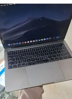New Laptop Apple MacBook Pro 2017 16GB Intel Core I5 SSD 256GB