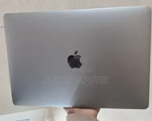 New Laptop Apple MacBook Pro 2017 16GB Intel Core I5 SSD 256GB