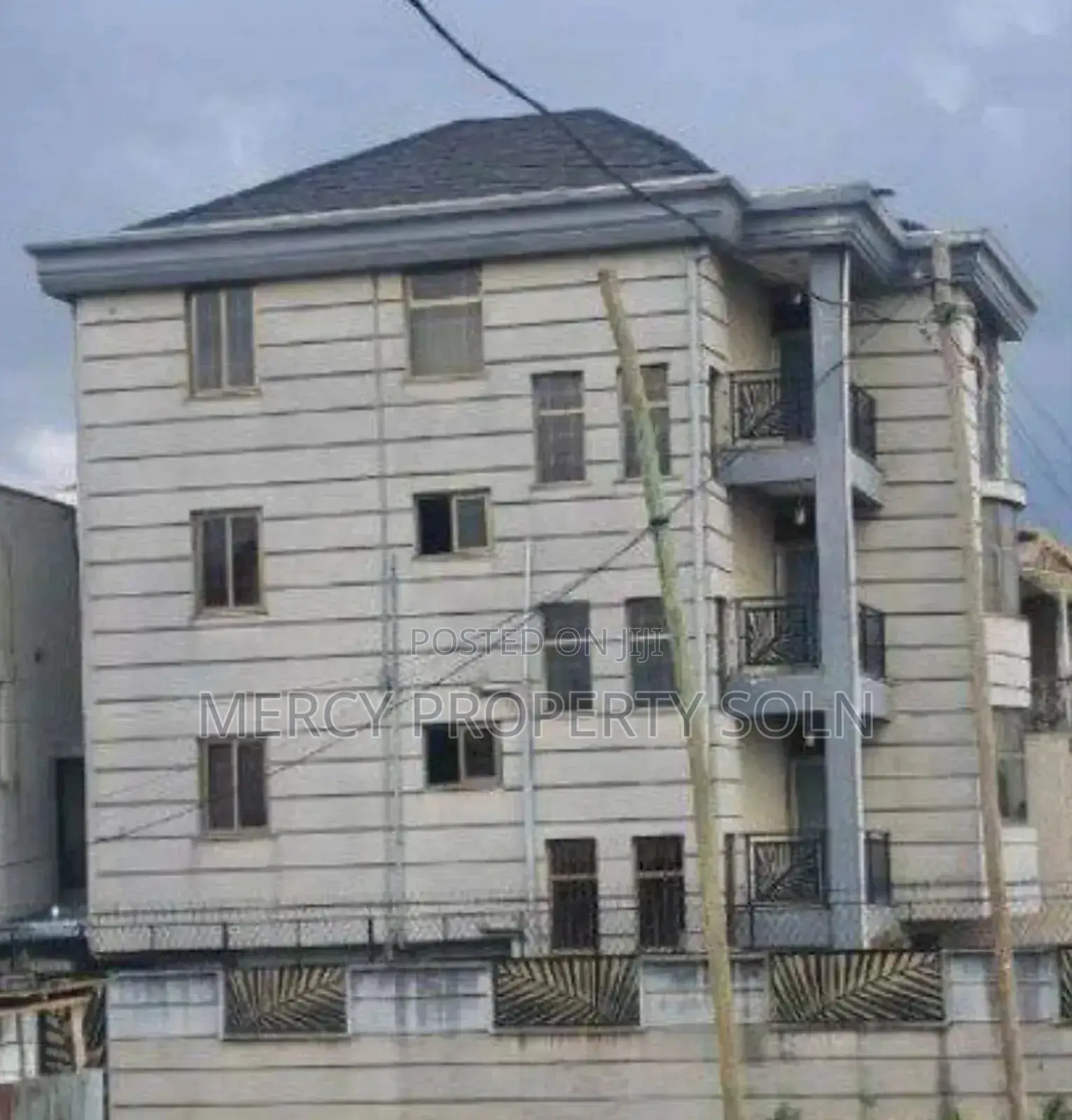 Furnished 8bdrm House in Bole for sale