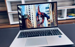 New Laptop HP EliteBook 860 G10 16GB Intel Core I7 SSD 512GB
