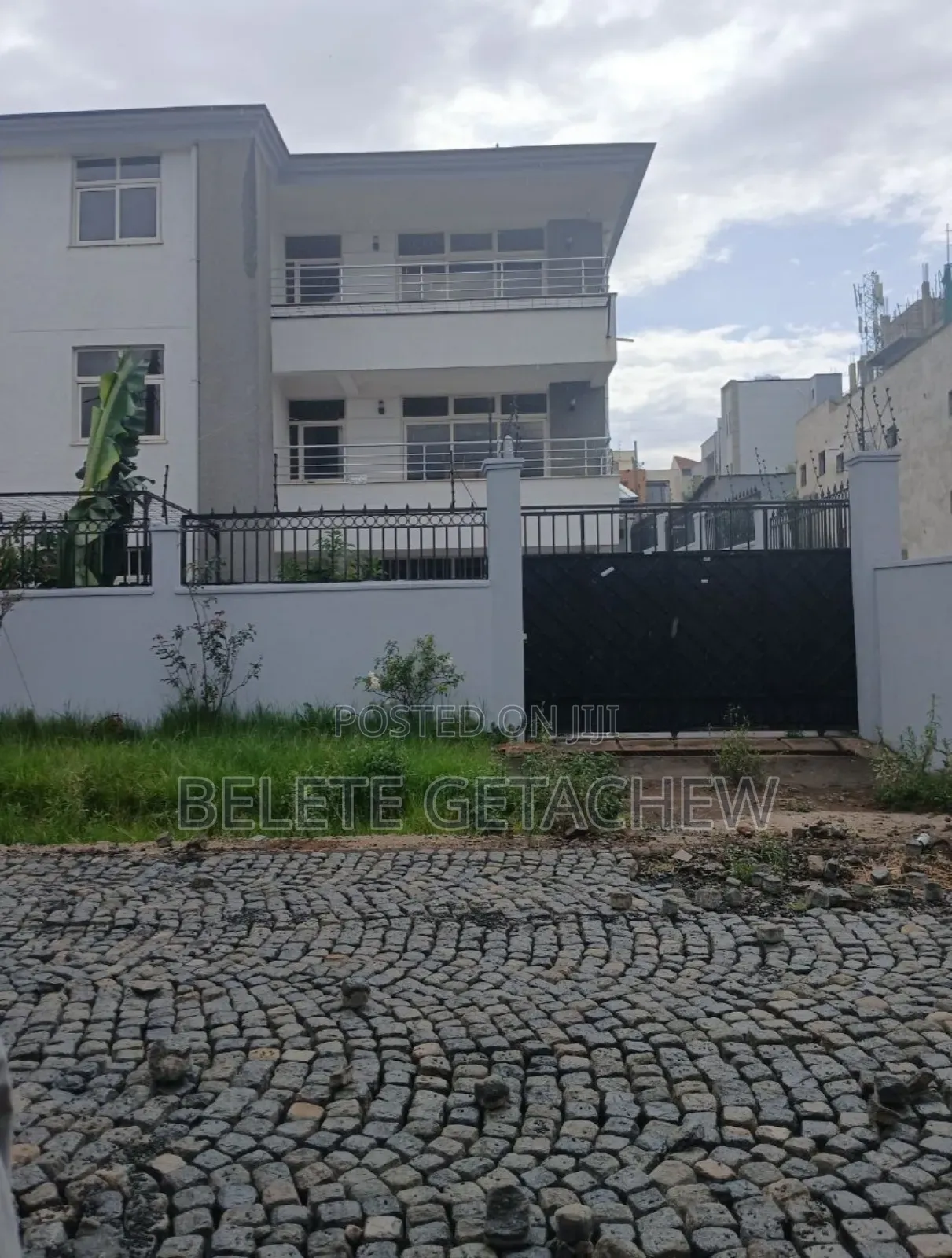 8bdrm House in Ayat, G+2 Luxury, Bole for sale