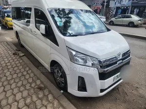 Toyota HiAce 2020 White