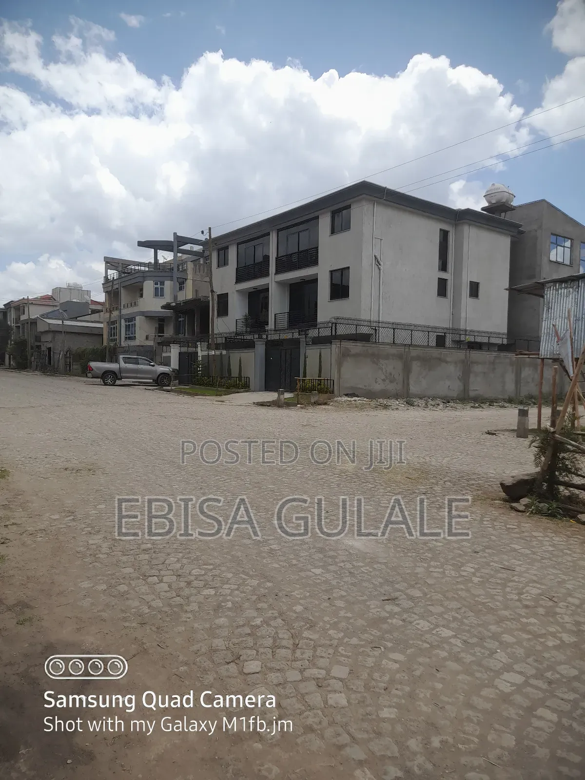 Furnished 6bdrm Apartment in Yeka for sale