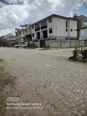 Furnished 6bdrm Apartment in Yeka for sale