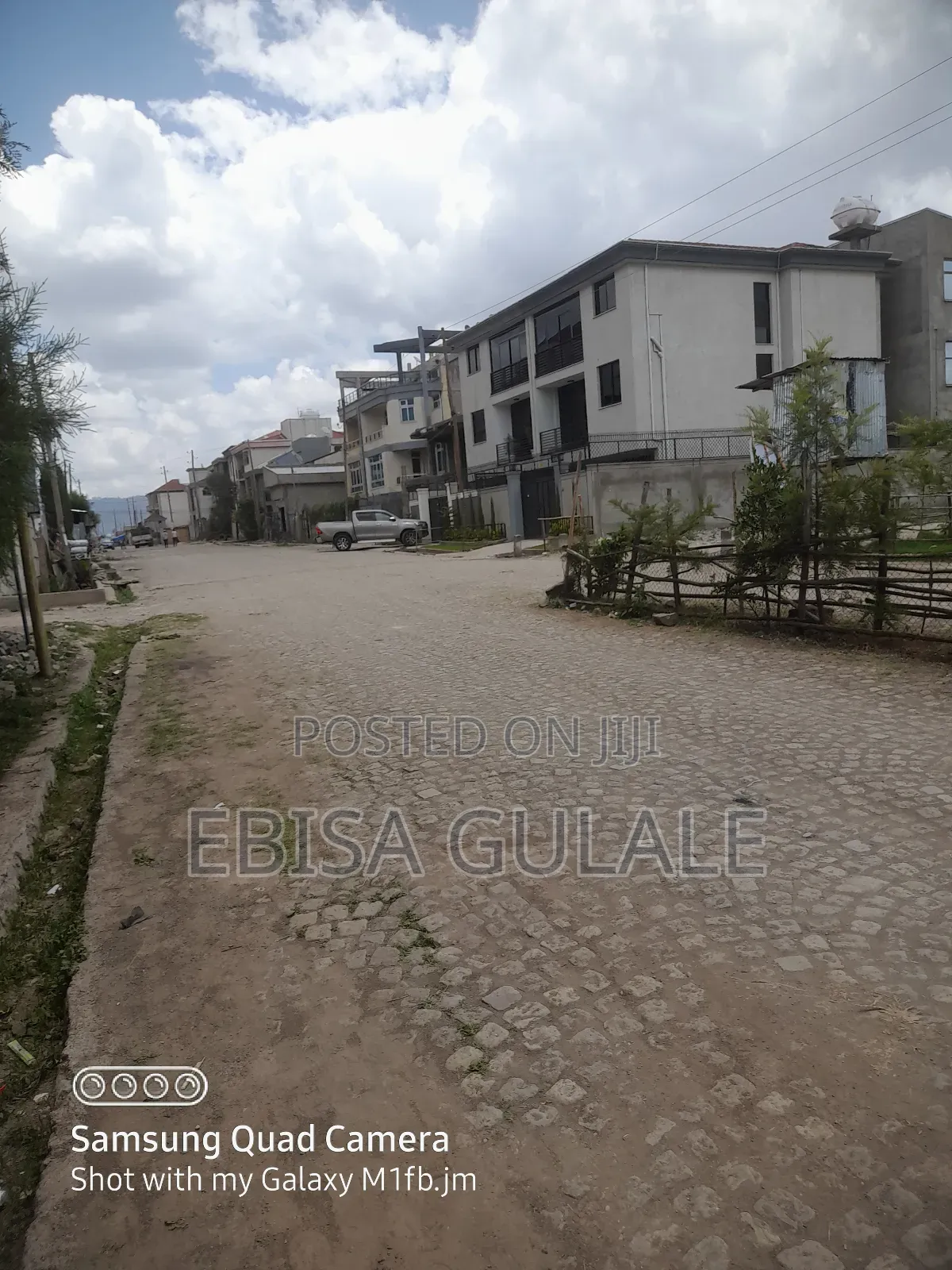 Furnished 6bdrm Apartment in Yeka for sale