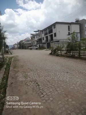 Furnished 6bdrm Apartment in Yeka for sale