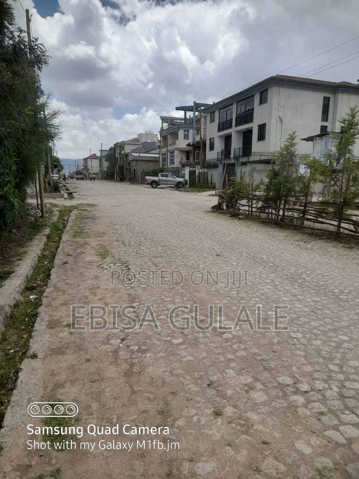 Furnished 6bdrm Apartment in Yeka for sale