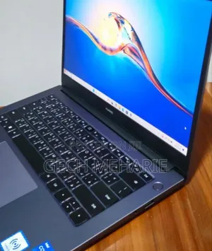 New Laptop Huawei MateBook 13 WRT-W19E 8GB Intel Core I5 SSD 512GB