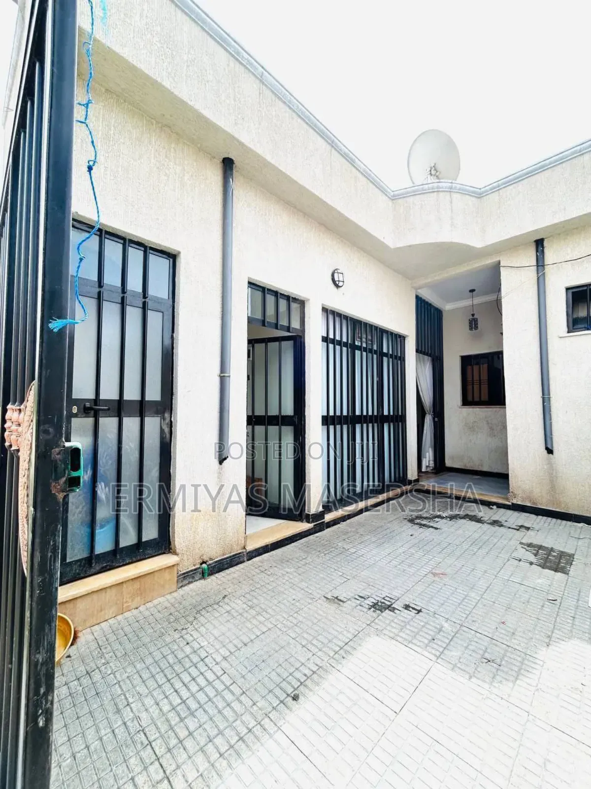 Furnished 3bdrm Villa in Yeka for sale