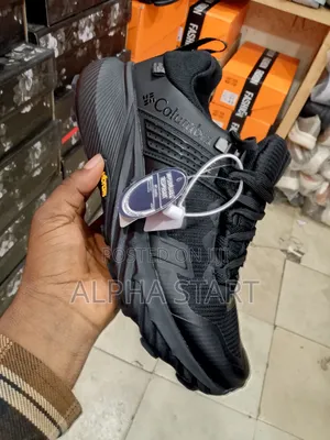 Colombia Blake High Smooth Water Proof Sneakers Made in Viet