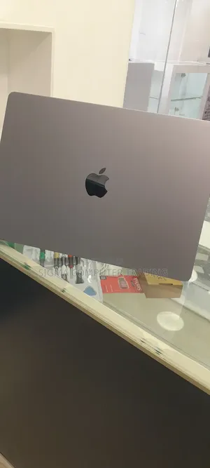 New Laptop Apple MacBook Air 2024 M3 15-Inch 8GB Apple M3 SSD 256GB