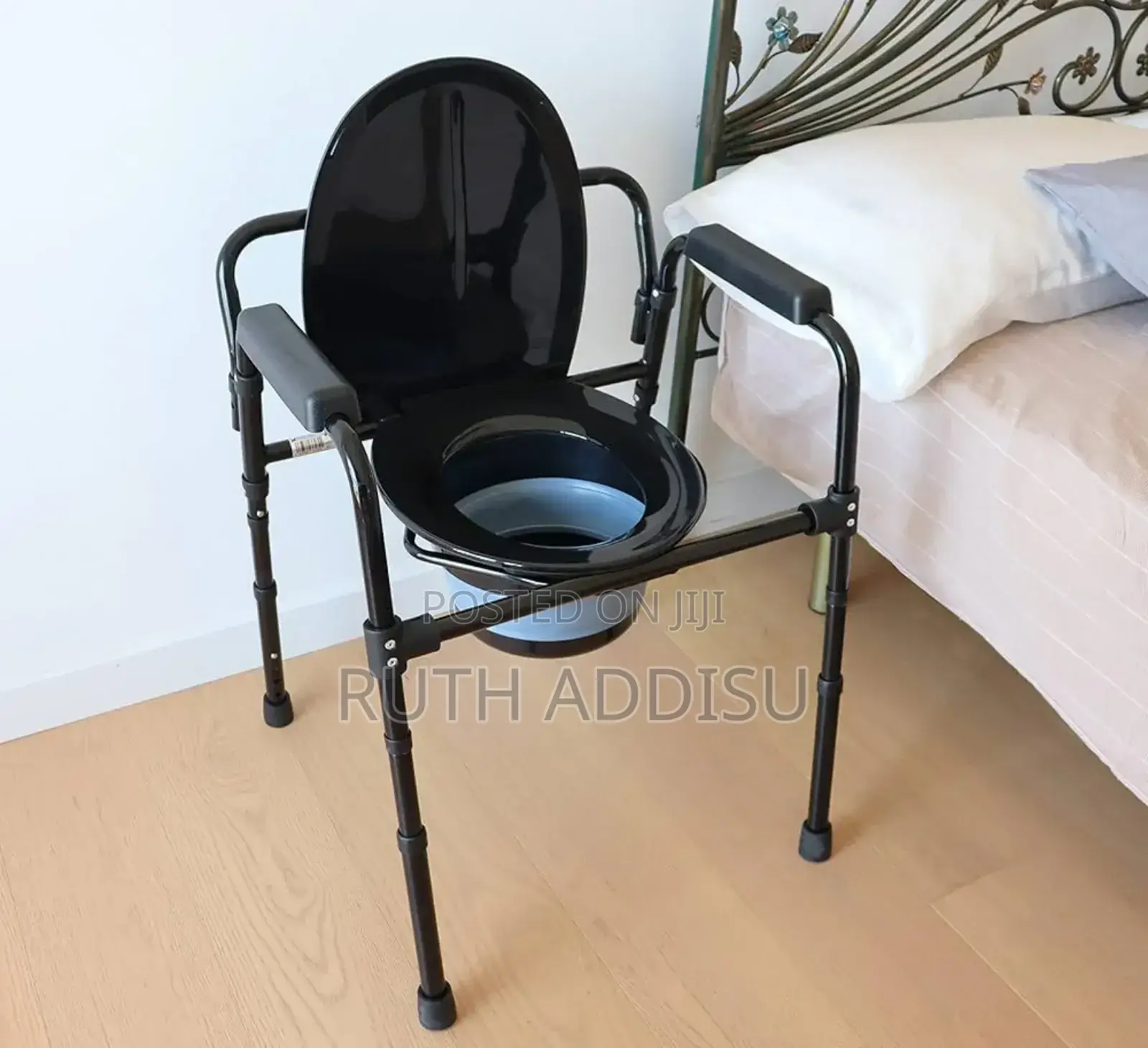 Bed Side Commode Chair for Medical Equipment Brand New