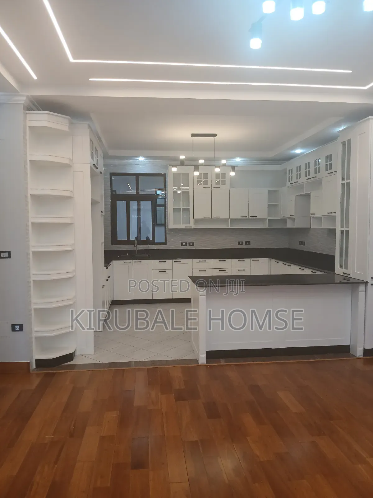 14bdrm Villa in Bole for rent