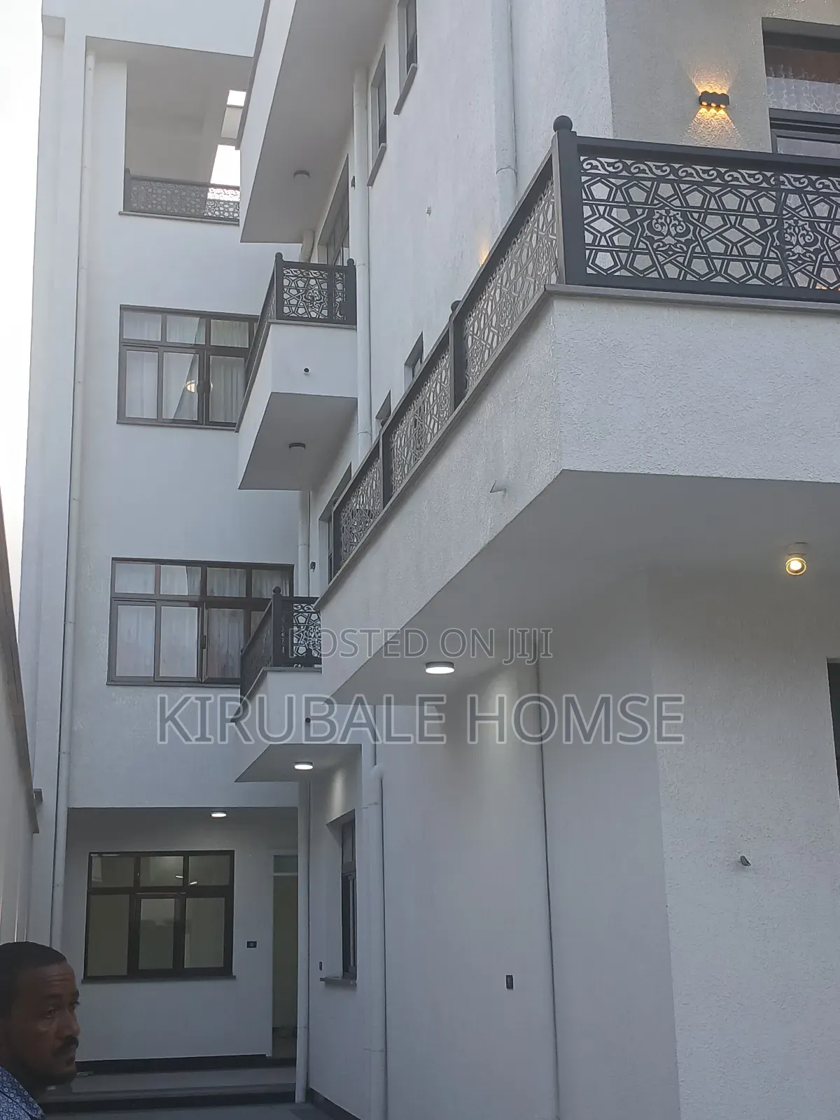 14bdrm Villa in Bole for rent