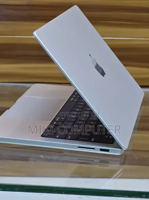 New Laptop Apple MacBook Pro 2023 M3 Pro 14-Inch 8GB Intel SSD 512GB