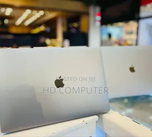 New Laptop Apple MacBook Pro 2018 16GB Intel Core I9 SSD 1T