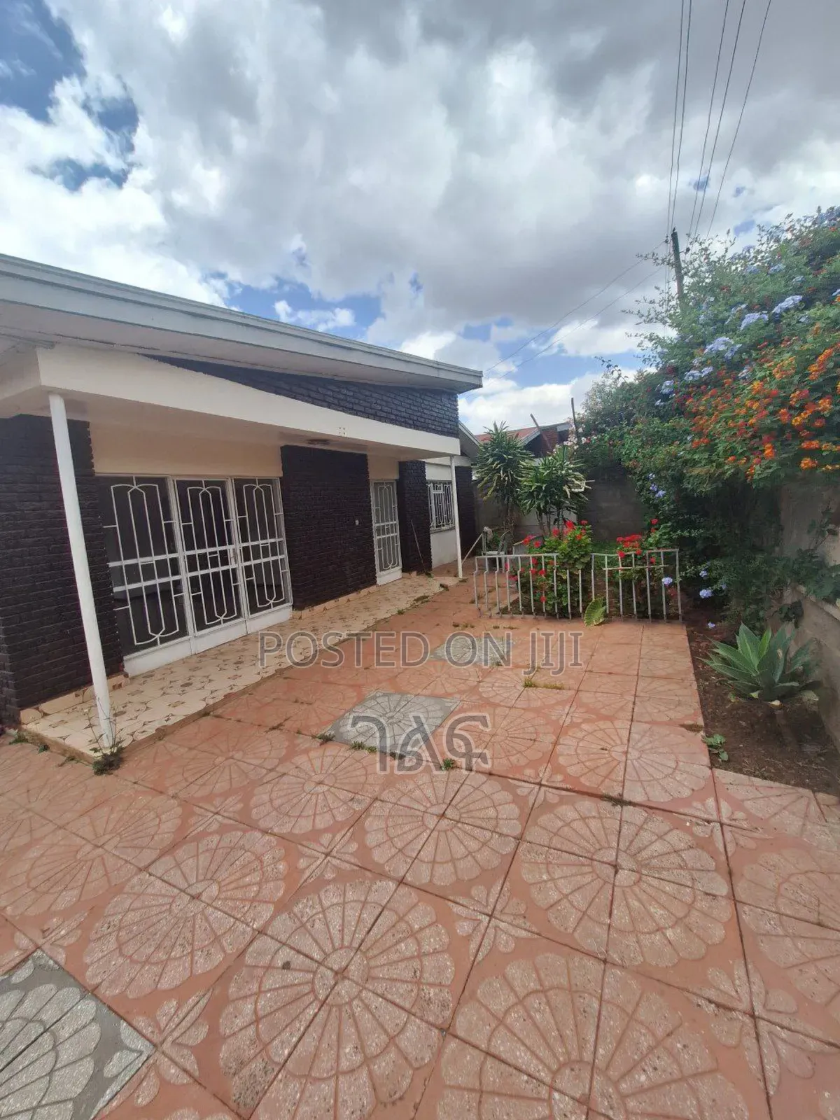 3bdrm House in የግል ቪላ አያት ዞን ውስጥ, Bole for sale