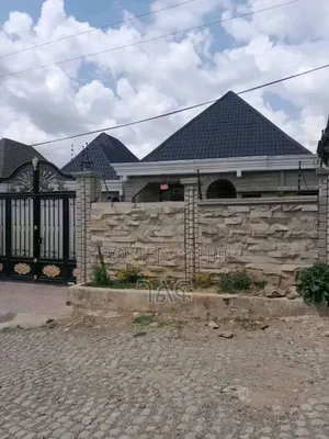3bdrm Villa in 👉👉ጃክሮስ አካባቢ አስቸኳይ, Bole for sale