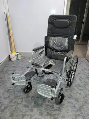 Toilet wheelchair