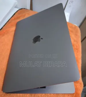 New Laptop Apple MacBook Pro 2017 16GB Intel Core I5 SSD 256GB