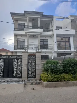 8bdrm Villa in Bole for sale