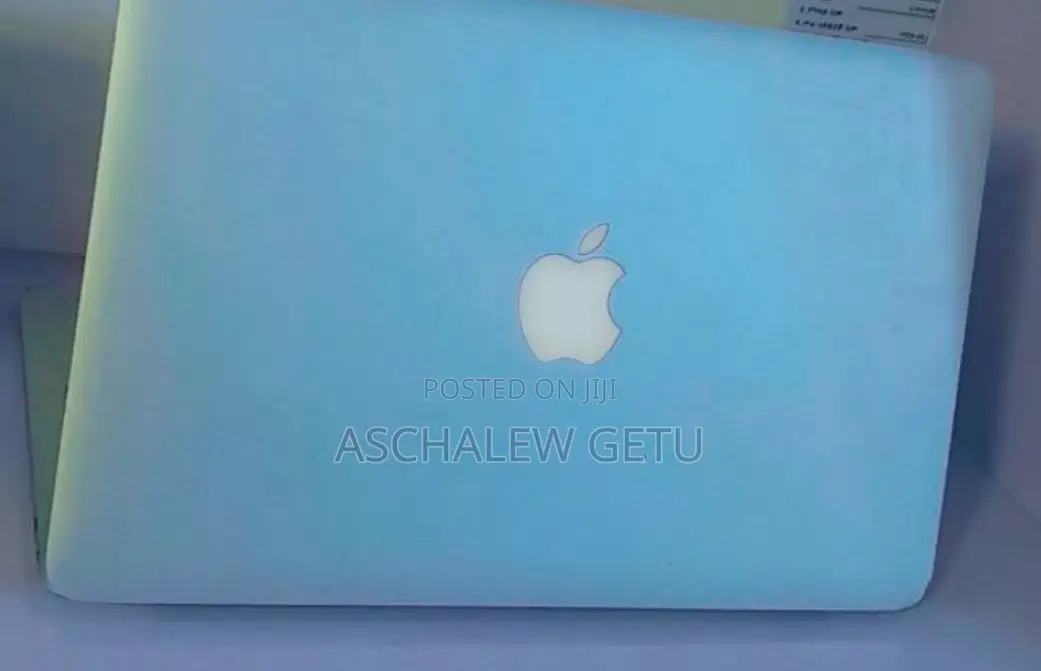 New Laptop Apple MacBook 2013 4GB Intel Core I5 SSD 256GB