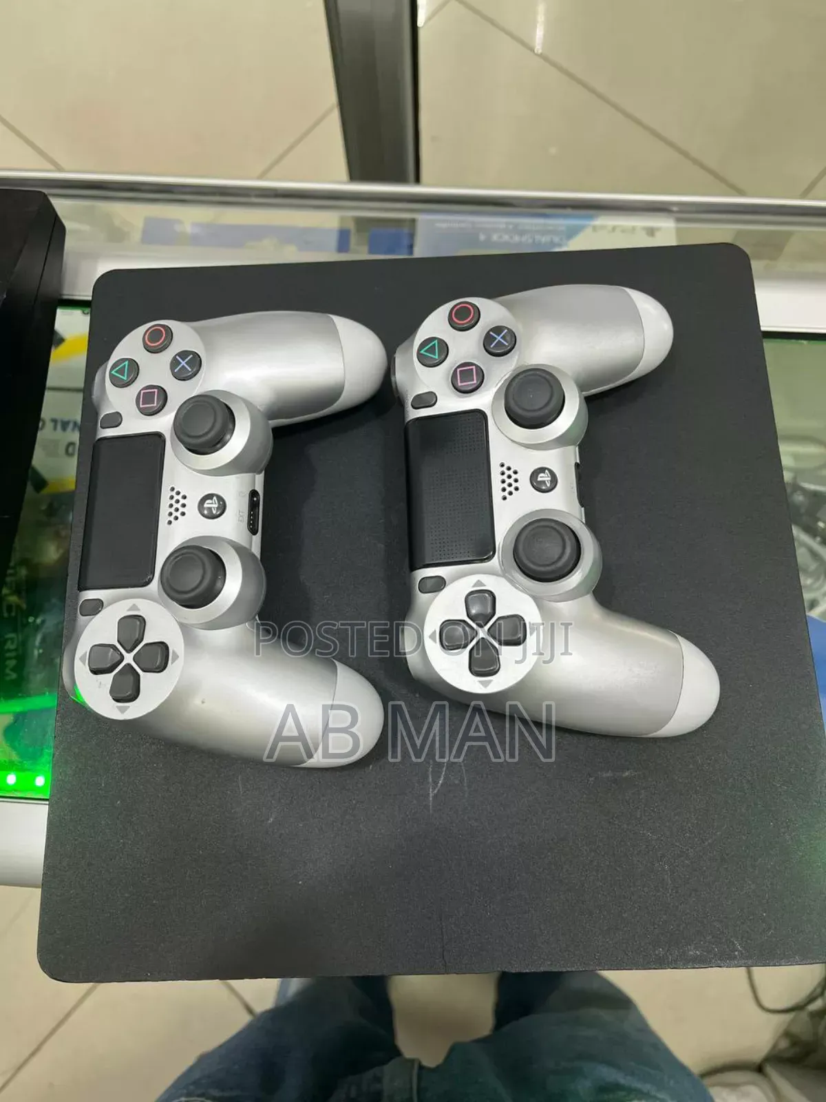 Playstation 4 Slim