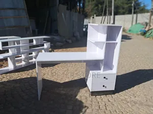 Modern Reding Table
