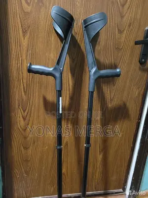 Crutches/Suitable for Users Weighing Up To150kg(20 1/2stone)