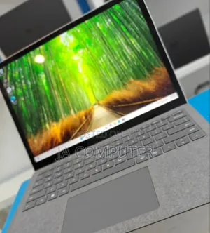 New Laptop Microsoft Surface 16GB Intel Core I7 SSD 512GB