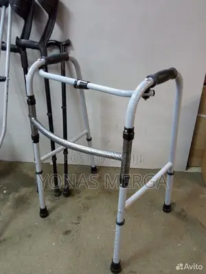 Aluminum Walkerz擲walk Easy to Carry for Injured People