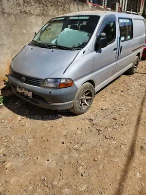Toyota HiAce 2006 Silver