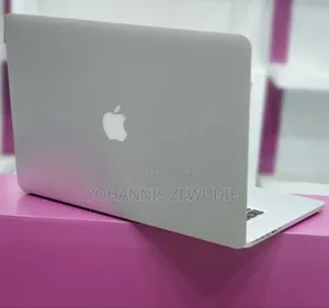 New Laptop Apple MacBook Pro 2017 16GB Intel Core I5 SSD 256GB