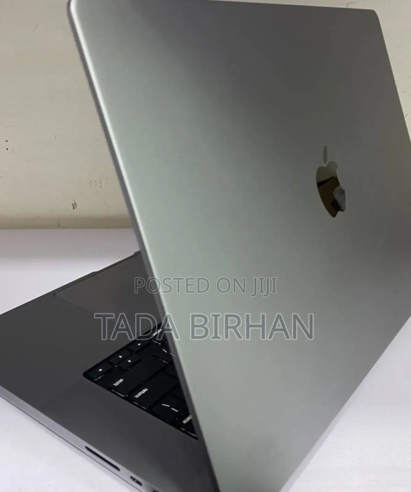 New Laptop Apple MacBook Pro M1 16GB Apple M1 Pro SSD 512GB
