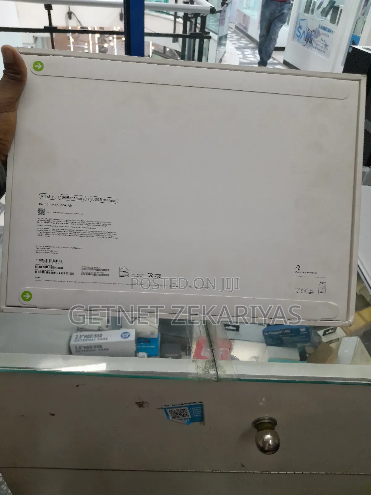 New Laptop Apple MacBook Air 16GB AMD A4 SSD 256GB