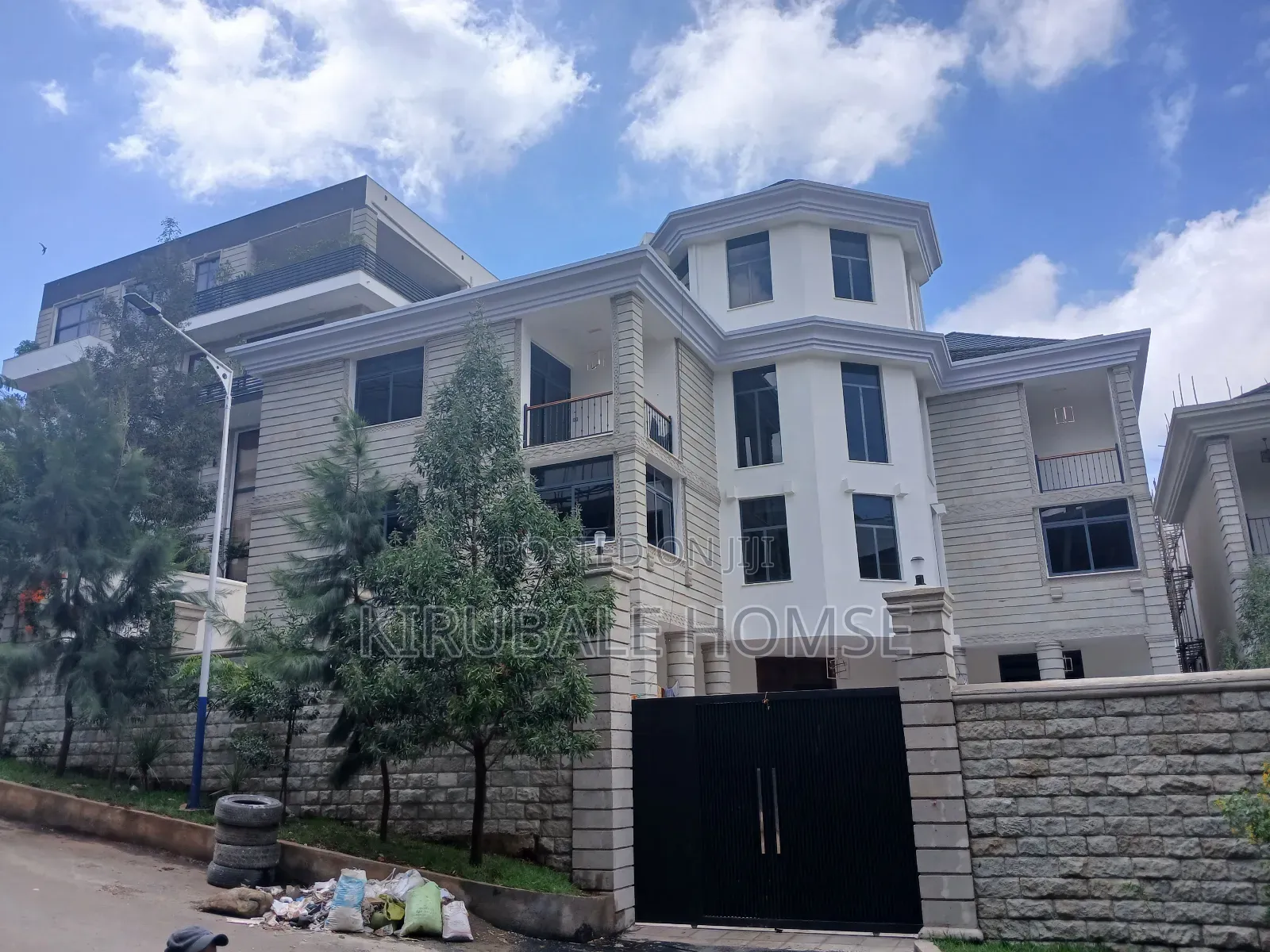 8bdrm Villa in Bole for rent
